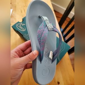 NEW Chaco Chillos flip